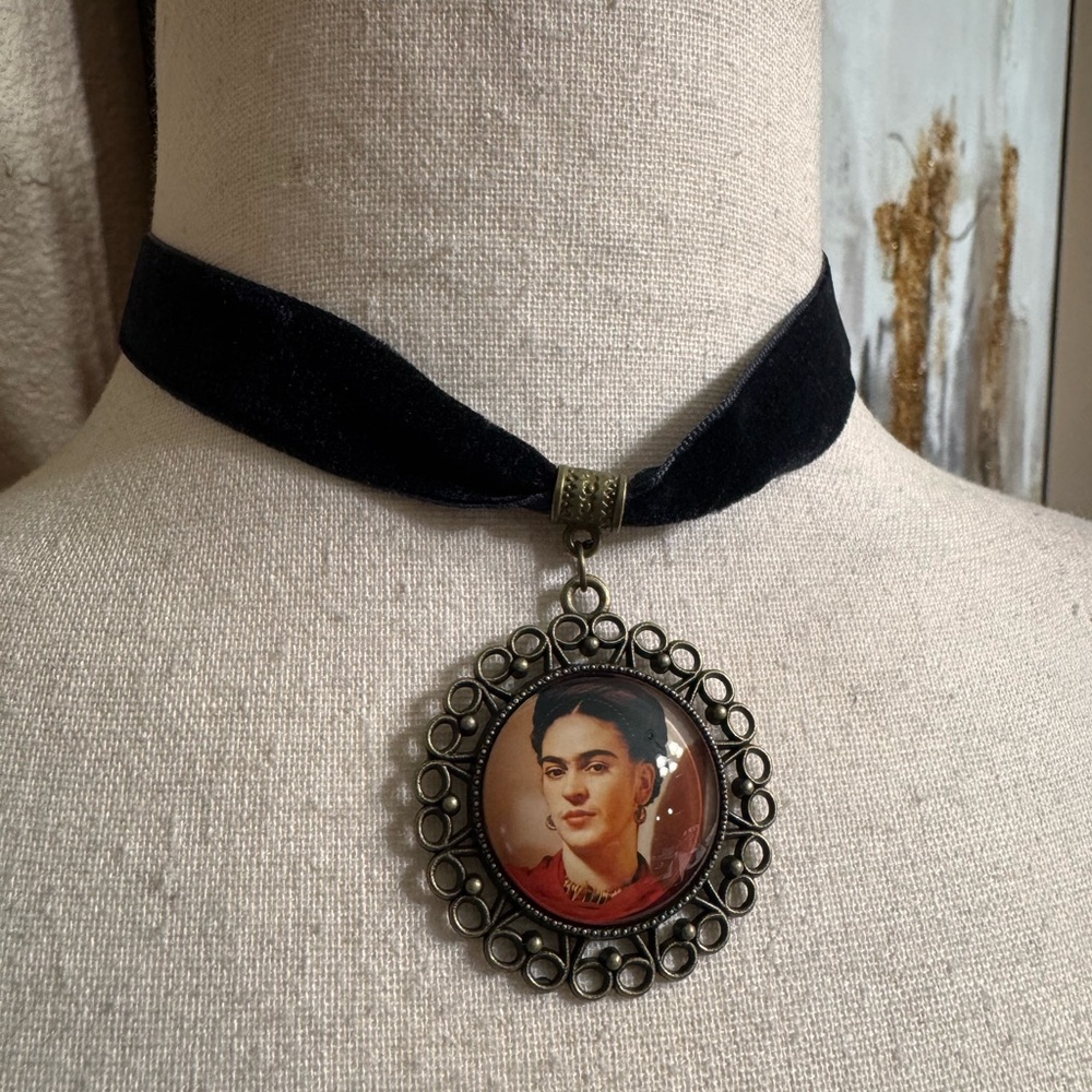 Vintage Style Frida Kahlo Black Velvet Necklace with Artistic Pendant